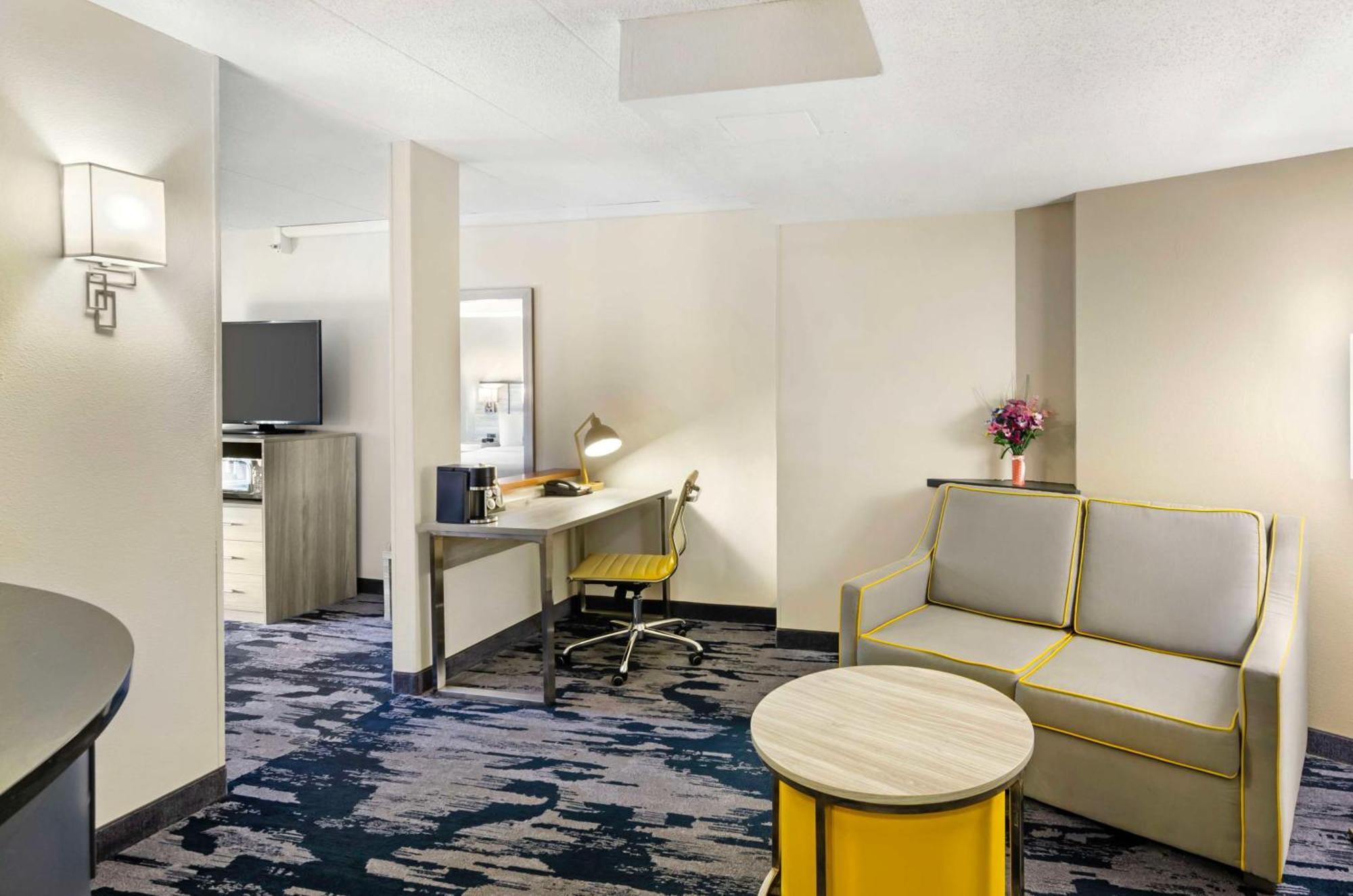 Best Western Plus Beckley Inn Экстерьер фото